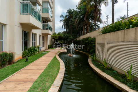 Image 32 - 1031196