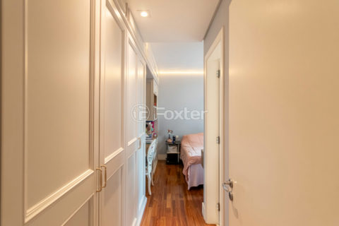 Image 35 - 1031197