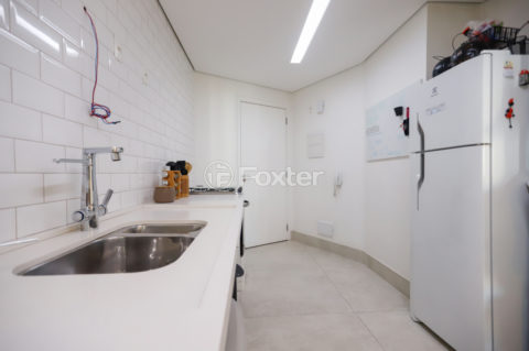 Image 32 - 1031230