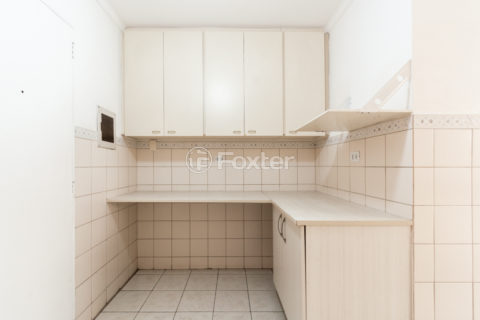Image 21 - 1031255