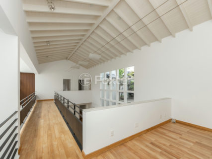 Image 32 - 1031279