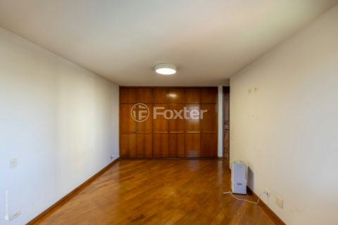 Image 34 - 1031302