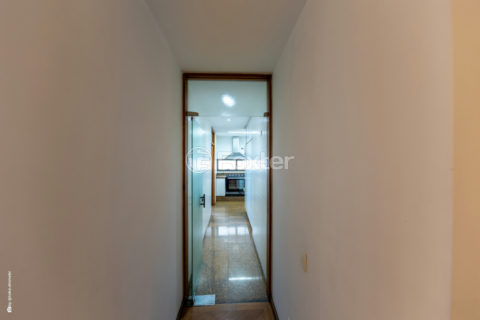 Image 35 - 1031302
