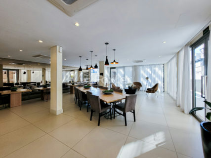 Image 37 - 1031303