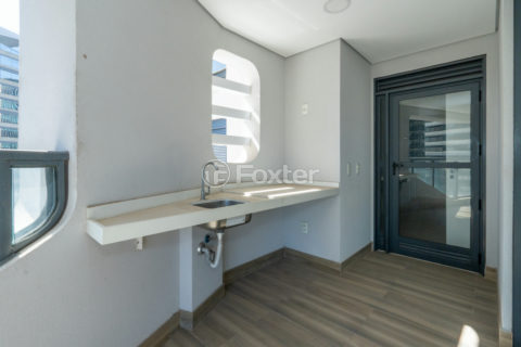 Image 21 - 1031318