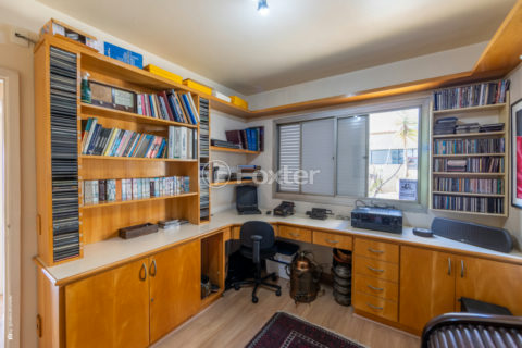 Image 34 - 1031323