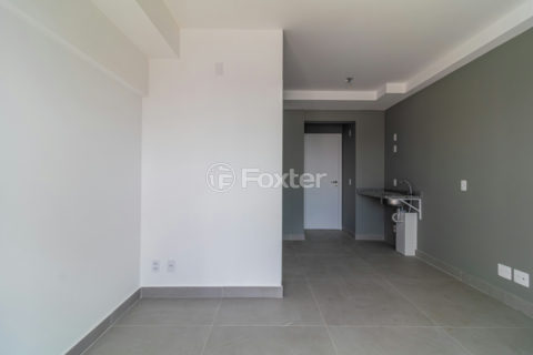Image 8 - 1031342