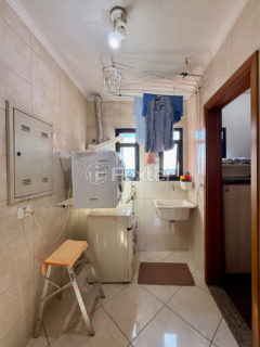 Image 22 - 1031376