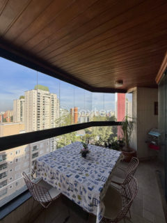 Image 10 - 1031376