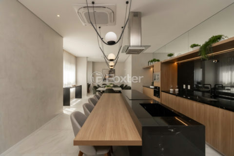 Image 33 - 1031386