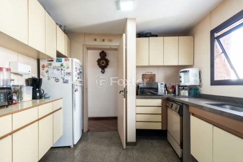 Image 40 - 1031403