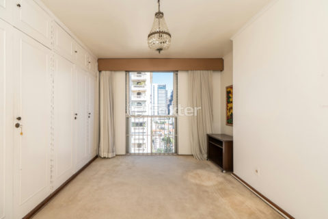 Image 13 - 1031451