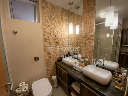 Image 8 - 1031496