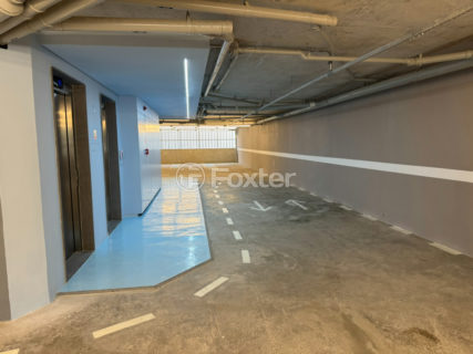 Image 32 - 1031517
