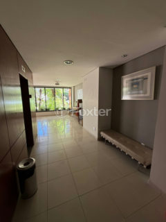 Image 40 - 1031565