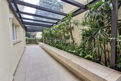 Image 32 - 1031582