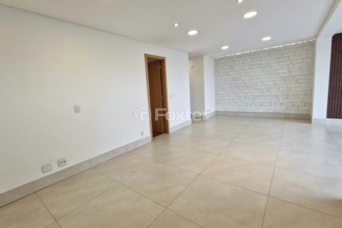 Image 4 - 1031582