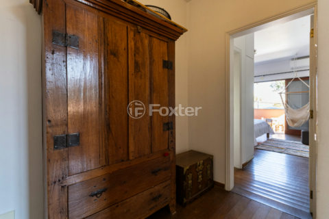Image 32 - 1031596