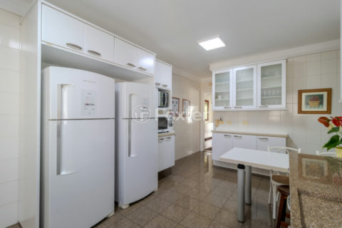 Image 30 - 1031611