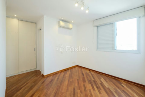 Image 18 - 1031630