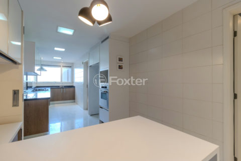Image 21 - 1031654