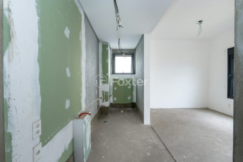 Image 32 - 1031659