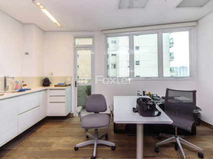 Image 16 - 1031673
