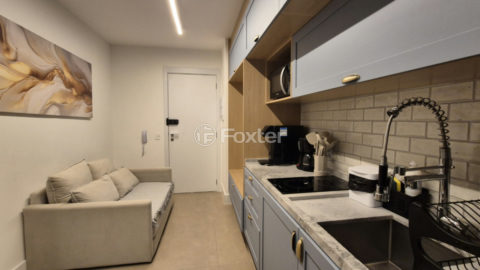 Image 6 - 1031677