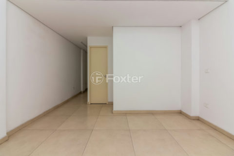 Image 28 - 1031684