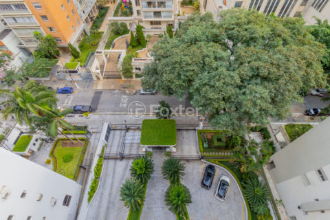 Image 8 - 1031686