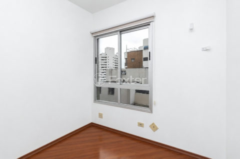 Image 7 - 1031695