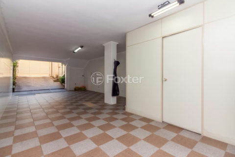 Image 42 - 1031705
