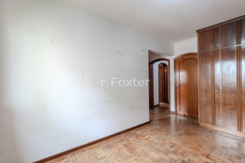 Image 34 - 1031735