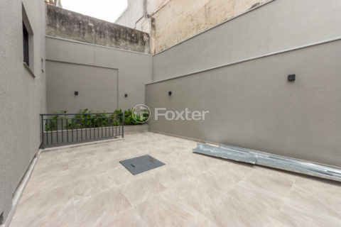 Image 21 - 1031737