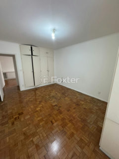 Image 21 - 1031746