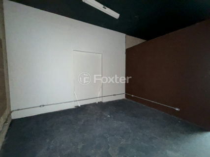 Image 32 - 1031748