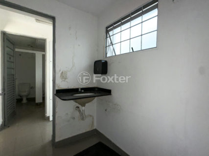 Image 30 - 1031748
