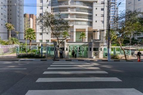 Image 44 - 1031749