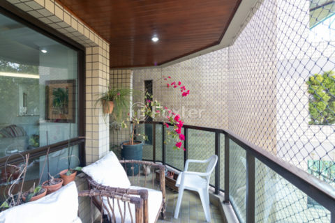 Image 7 - 1031805