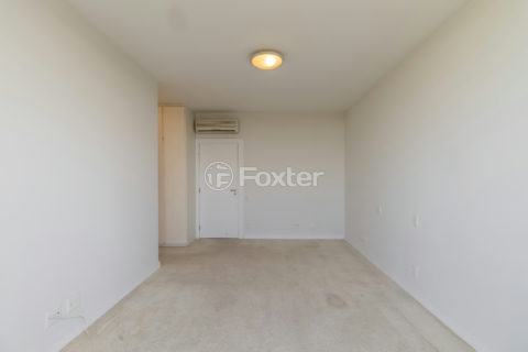 Image 34 - 1031832