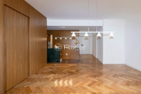 Image 21 - 1031842