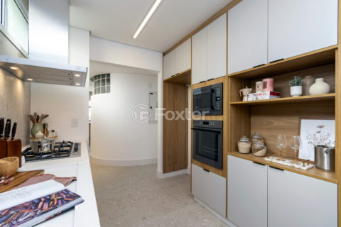 Image 7 - 1031844