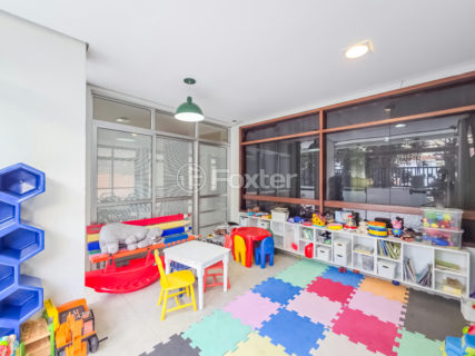 Image 33 - 1031854