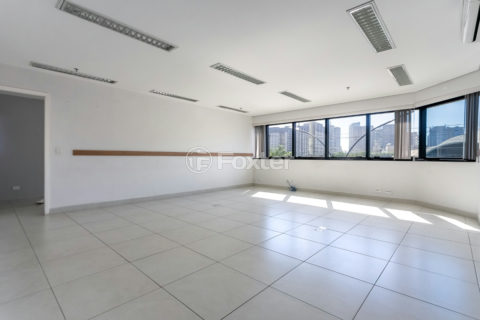 Image 20 - 1031929