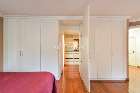 Image 42 - 1031930