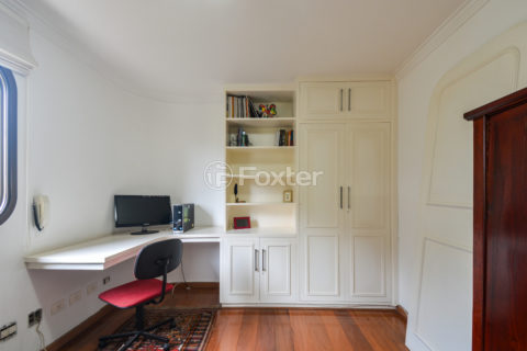 Image 32 - 1031930