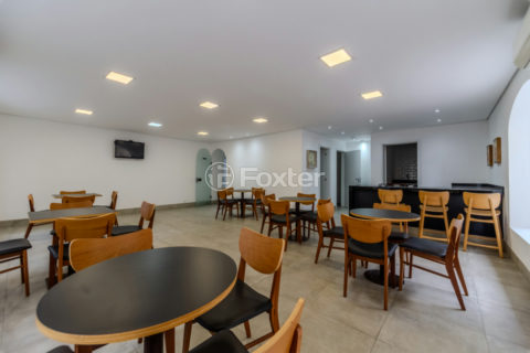 Image 40 - 1031932