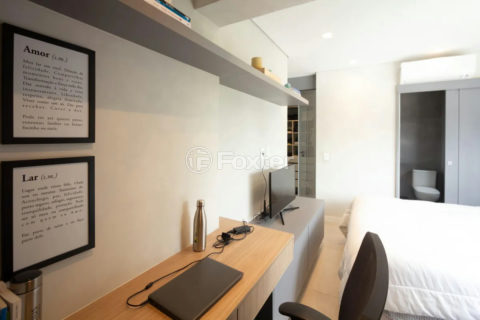 Image 21 - 1031942