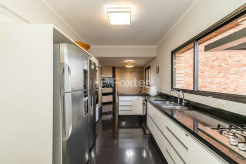 Image 19 - 1031943