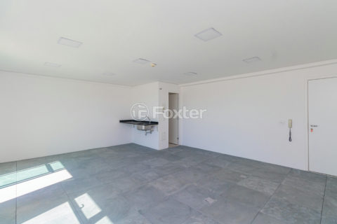 Image 4 - 1031944